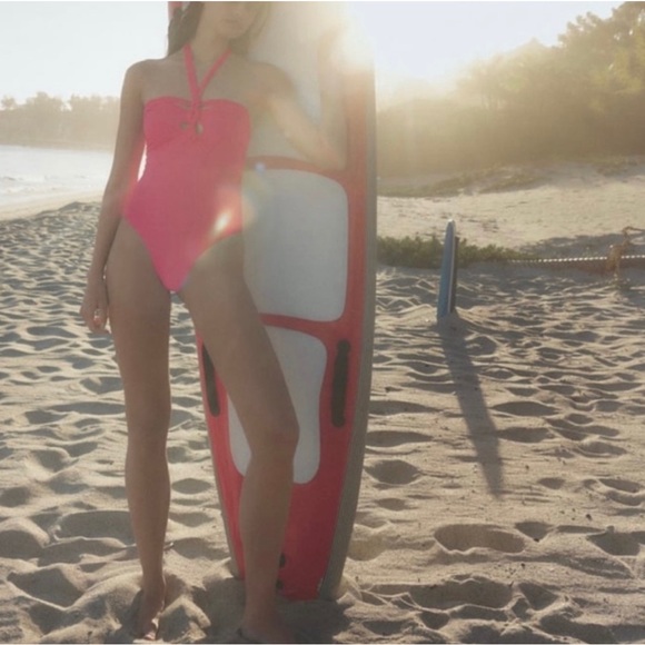 RUCHED SWIMSUIT
STRAWBERRY - Picture 10 of 10